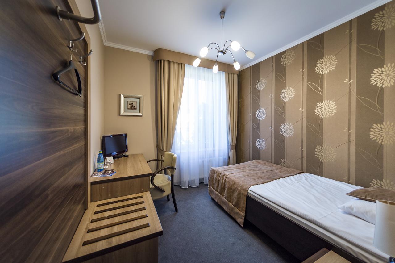Hotel Restauracja Teczowa 루반 외부 사진