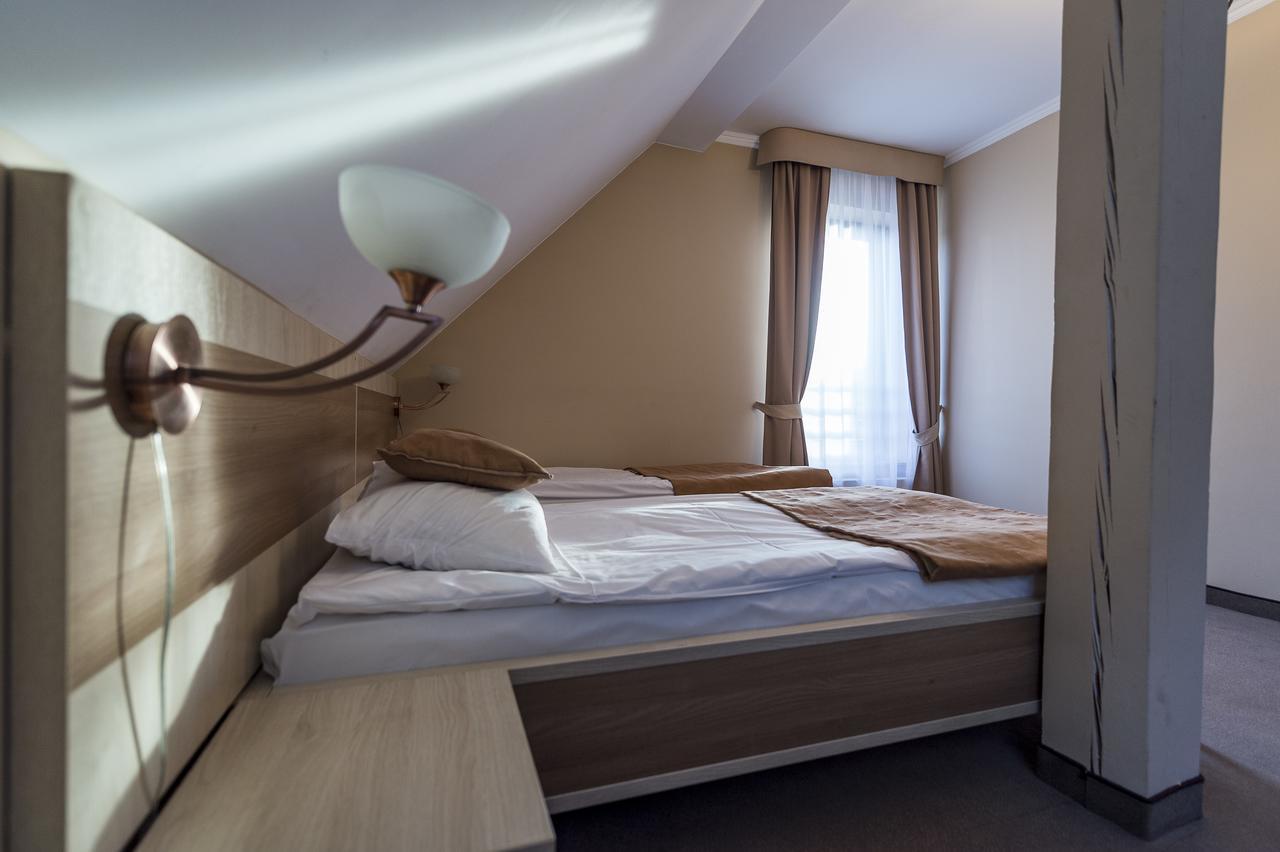 Hotel Restauracja Teczowa 루반 외부 사진