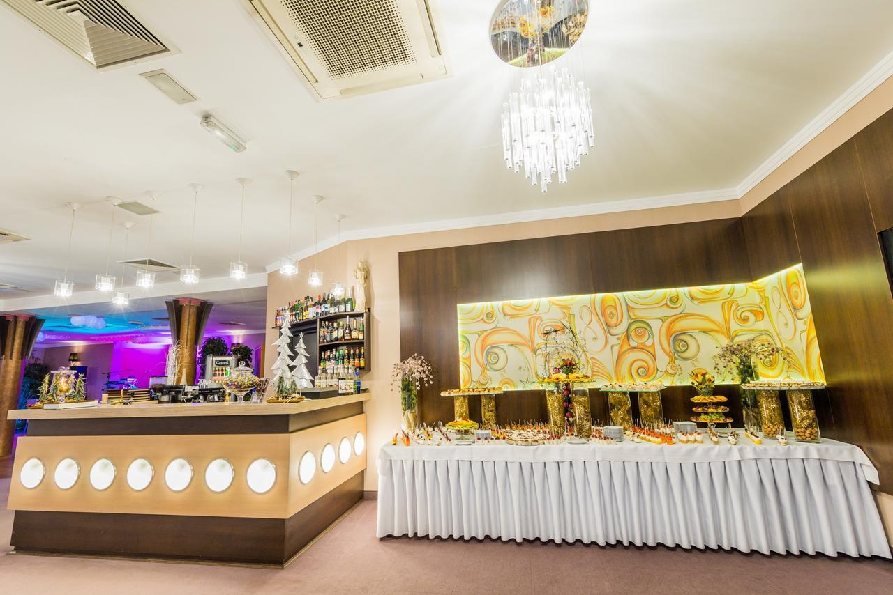 Hotel Restauracja Teczowa 루반 외부 사진